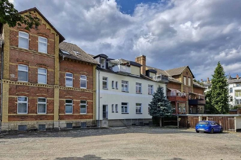 Gebäude und Außenbereich des Studentenwohnheim Halberstadt