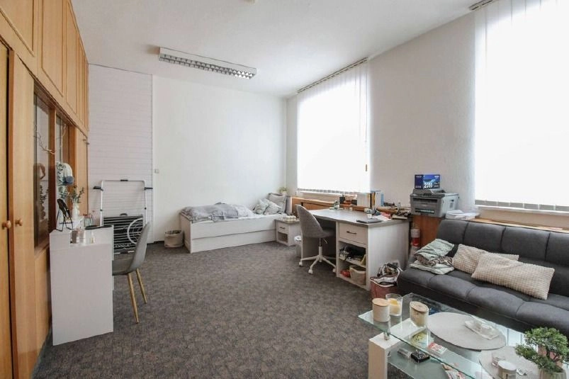 Möbliertes Wohnzimmer-Studio im Studentenwohnheim Halberstadt